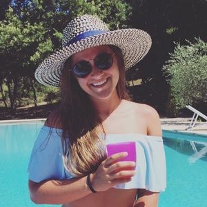 Meet your Posher, Madeline